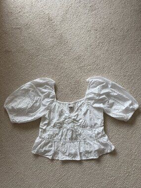 a new day Women's Eyelet Puff Sleeve Crop Blouse  -- Large